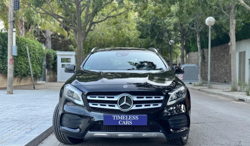 
								Mercedes GLA 180 7G-DCT AMG Line full									