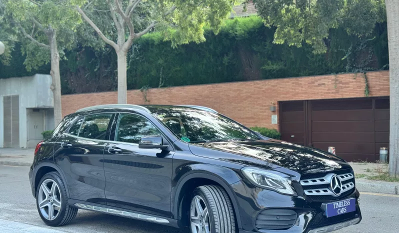 
								Mercedes GLA 180 7G-DCT AMG Line full									