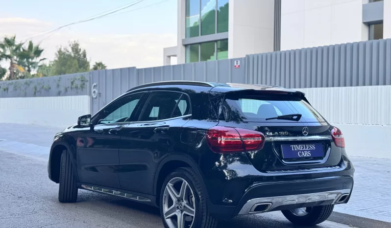 
								Mercedes GLA 180 7G-DCT AMG Line full									