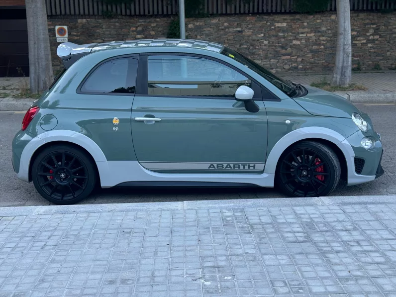 
								ABARTH 500 1.4 16v TJet 695 70 Anivers. full									