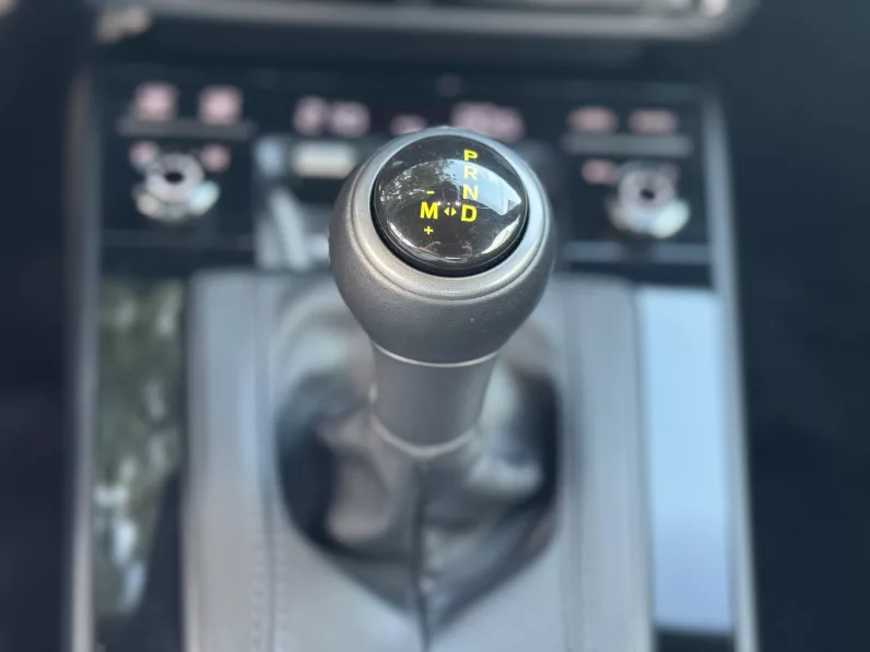 
								PORSCHE 911 GT3 Touring Pack full									