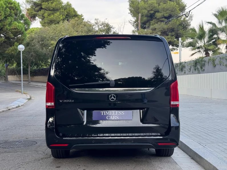 
								Mercedes V300D AMG full									