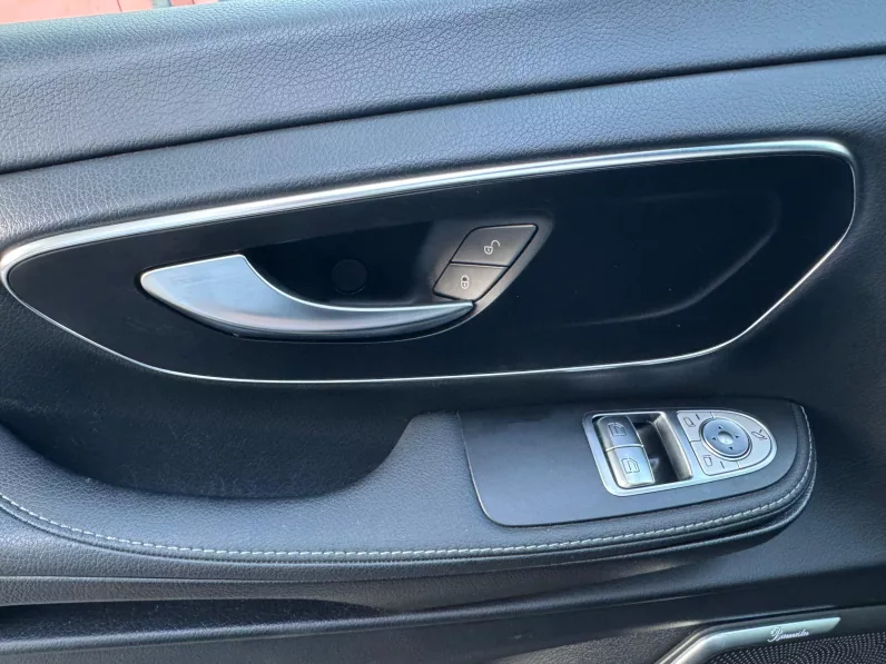 
								Mercedes V300D AMG full									