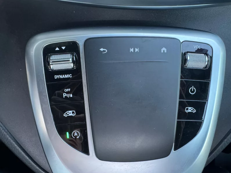 
								Mercedes V300D AMG full									