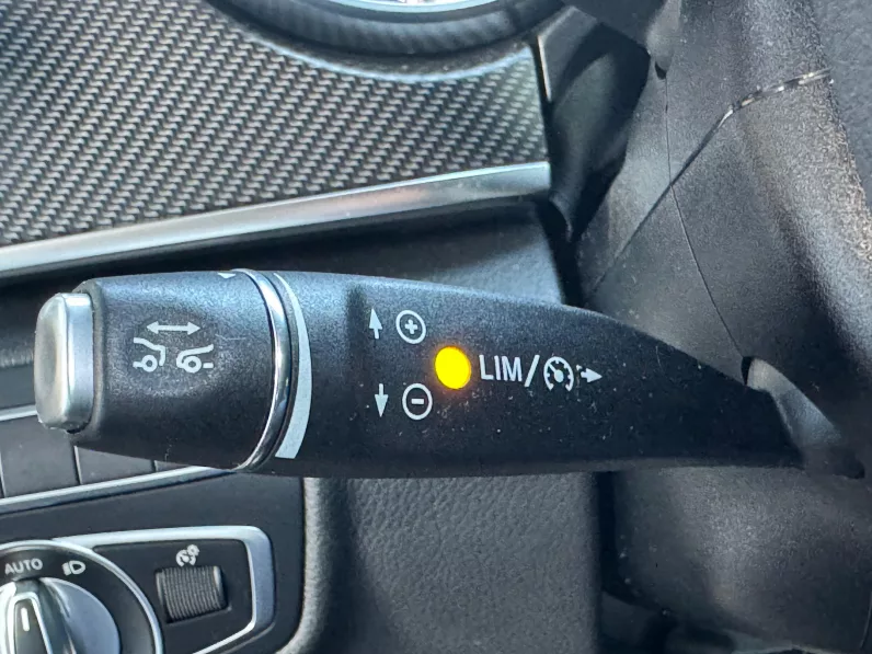 
								Mercedes V300D AMG full									