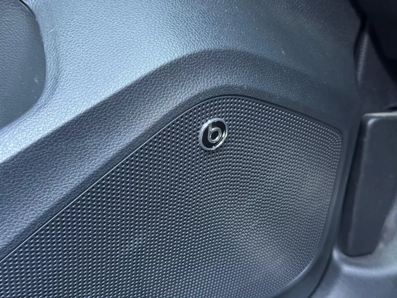 
								CUPRA ATECA 2.0TSI 300 4DRIVE full									