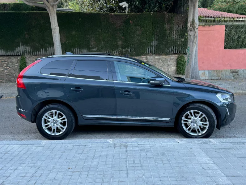 
								Volvo XC60 D4 AWD Summum full									