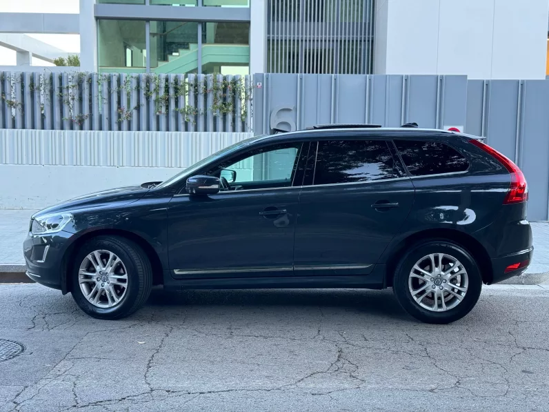 
								Volvo XC60 D4 AWD Summum full									