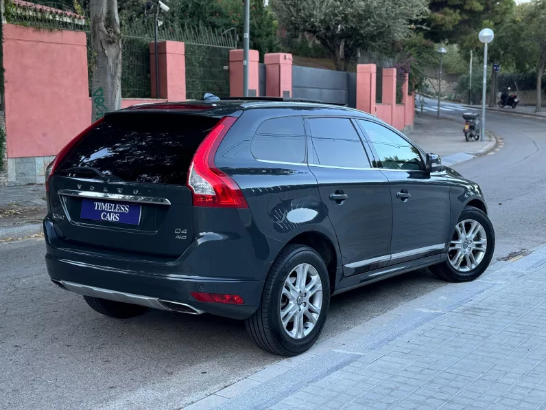 
								Volvo XC60 D4 AWD Summum full									