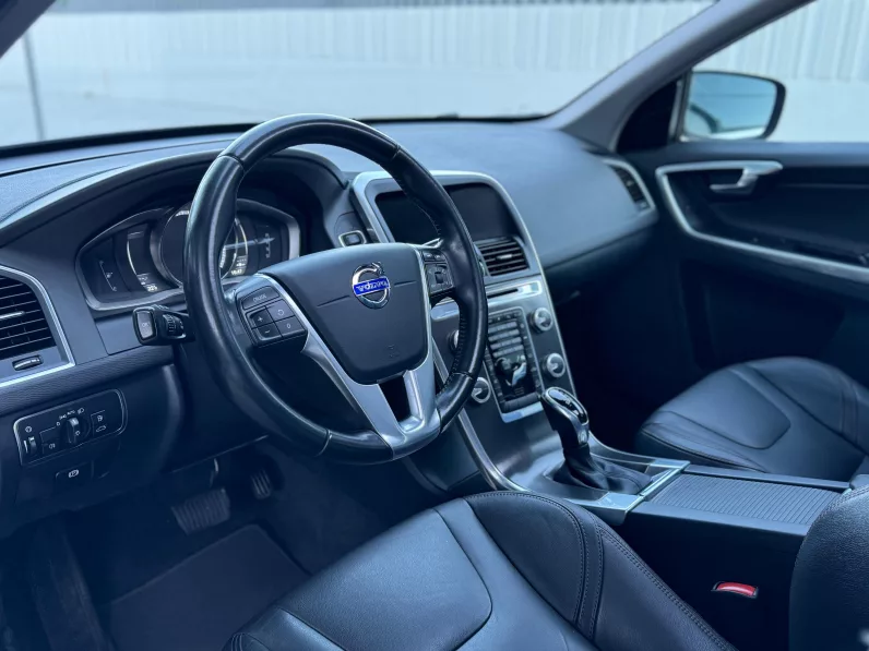 
								Volvo XC60 D4 AWD Summum full									