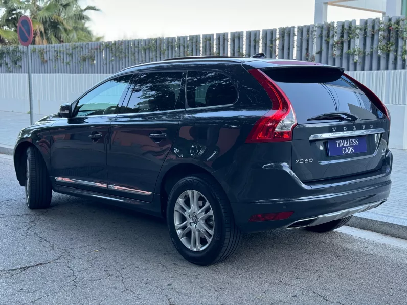 
								Volvo XC60 D4 AWD Summum full									