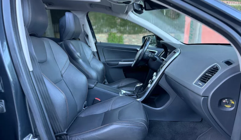 
								Volvo XC60 D4 AWD Summum full									