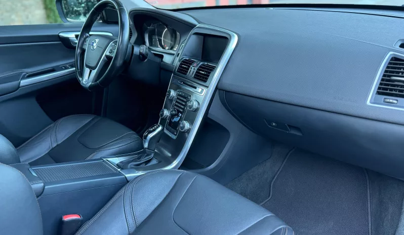 
								Volvo XC60 D4 AWD Summum full									