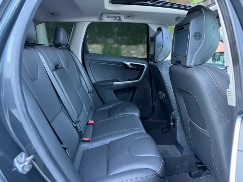 
								Volvo XC60 D4 AWD Summum full									