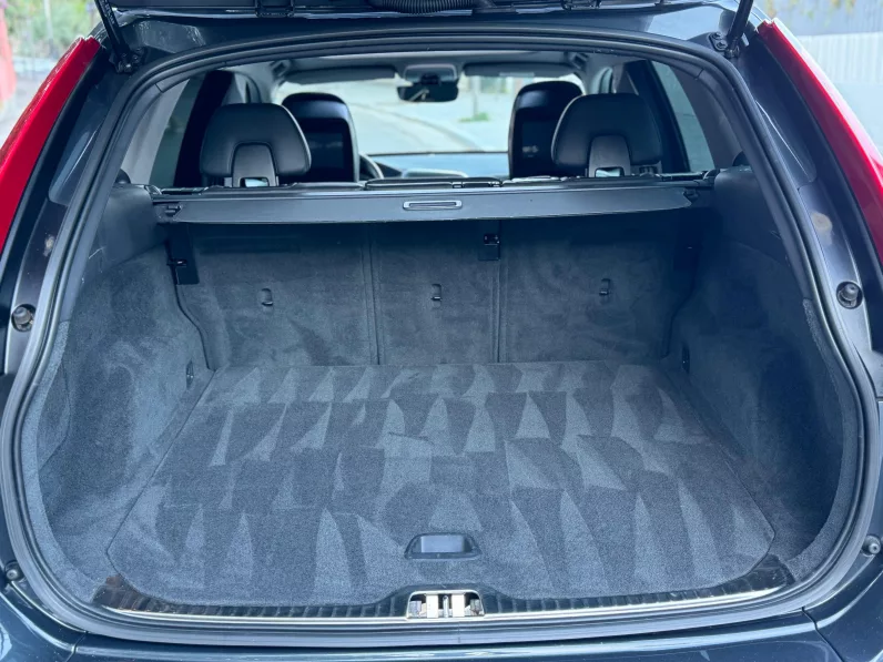 
								Volvo XC60 D4 AWD Summum full									