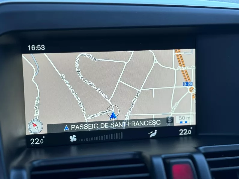 
								Volvo XC60 D4 AWD Summum full									