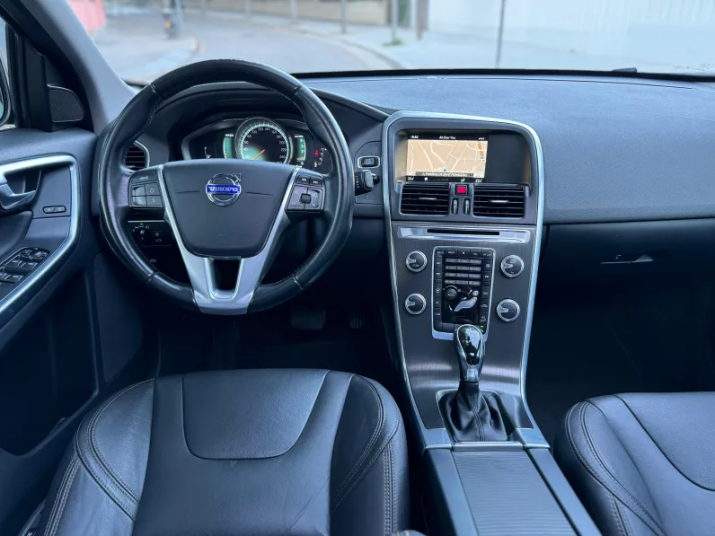 
								Volvo XC60 D4 AWD Summum full									