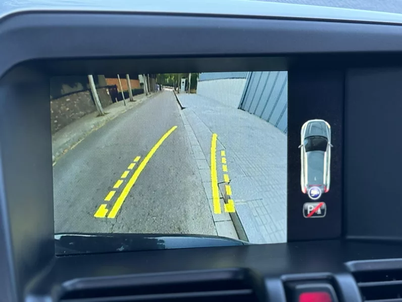 
								Volvo XC60 D4 AWD Summum full									