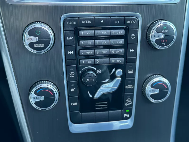 
								Volvo XC60 D4 AWD Summum full									