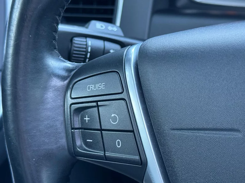 
								Volvo XC60 D4 AWD Summum full									