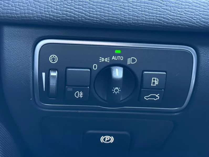 
								Volvo XC60 D4 AWD Summum full									