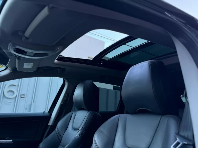 
								Volvo XC60 D4 AWD Summum full									