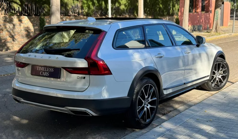 
								Volvo V90CC D5 AWD Auto full									