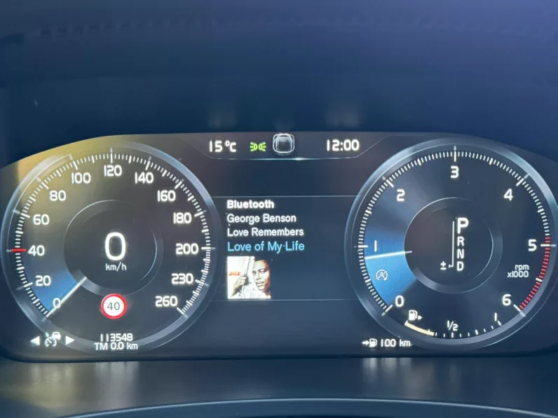 
								Volvo V90CC D5 AWD Auto full									