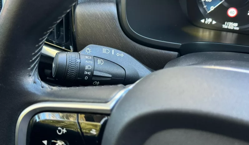 
								Volvo V90CC D5 AWD Auto full									