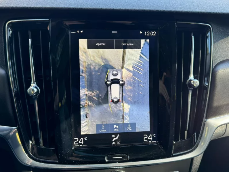 
								Volvo V90CC D5 AWD Auto full									