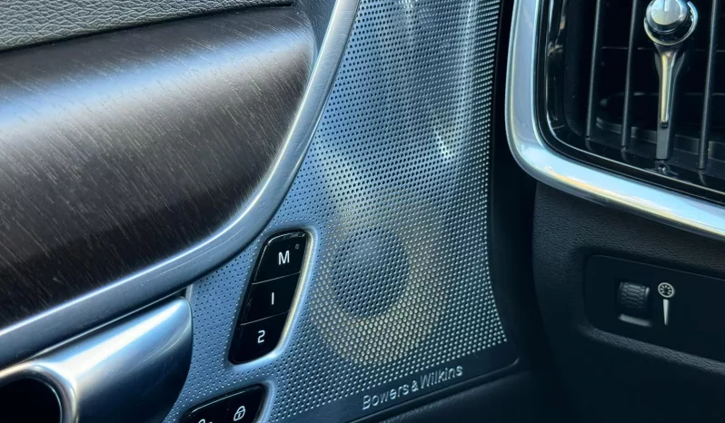 
								Volvo V90CC D5 AWD Auto full									