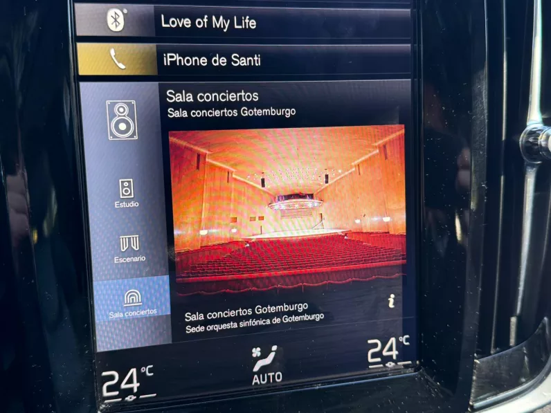 
								Volvo V90CC D5 AWD Auto full									