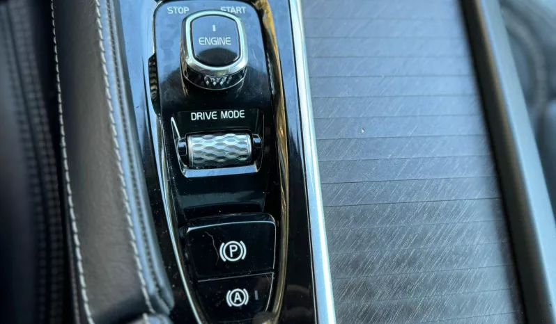 
								Volvo V90CC D5 AWD Auto full									