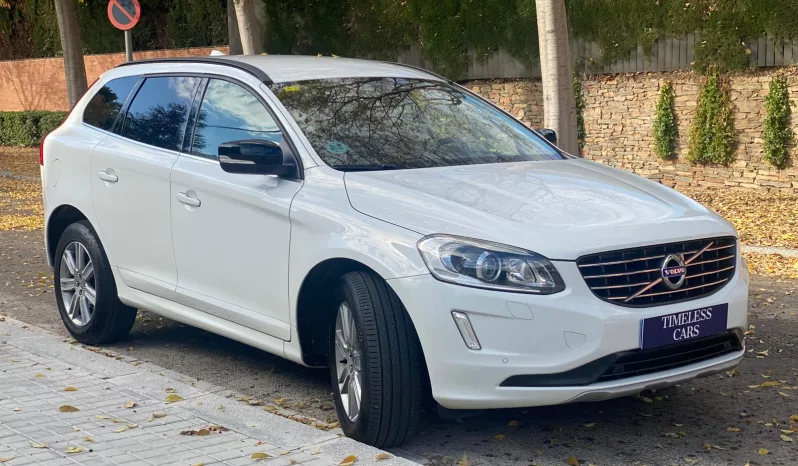 
								VOLVO XC60 D4 AWD AUT. MOMENTUM full									