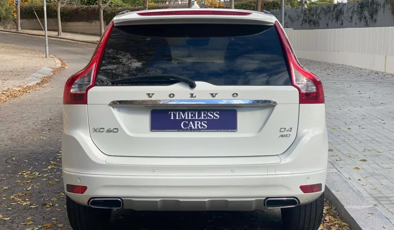 
								VOLVO XC60 D4 AWD AUT. MOMENTUM full									