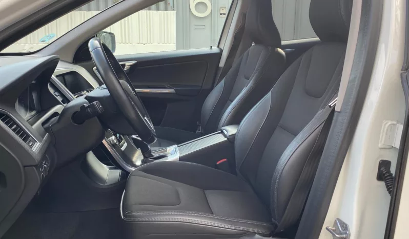 
								VOLVO XC60 D4 AWD AUT. MOMENTUM full									