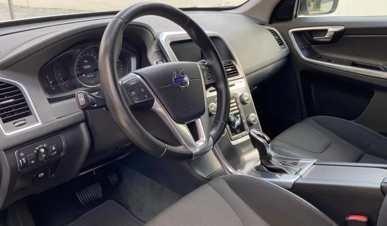 
								VOLVO XC60 D4 AWD AUT. MOMENTUM full									