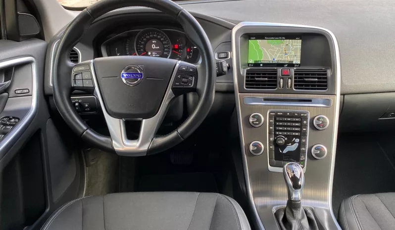 
								VOLVO XC60 D4 AWD AUT. MOMENTUM full									