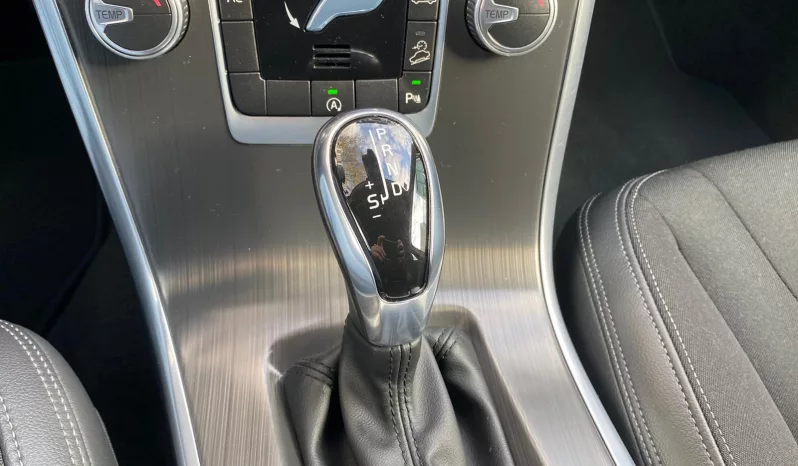 
								VOLVO XC60 D4 AWD AUT. MOMENTUM full									