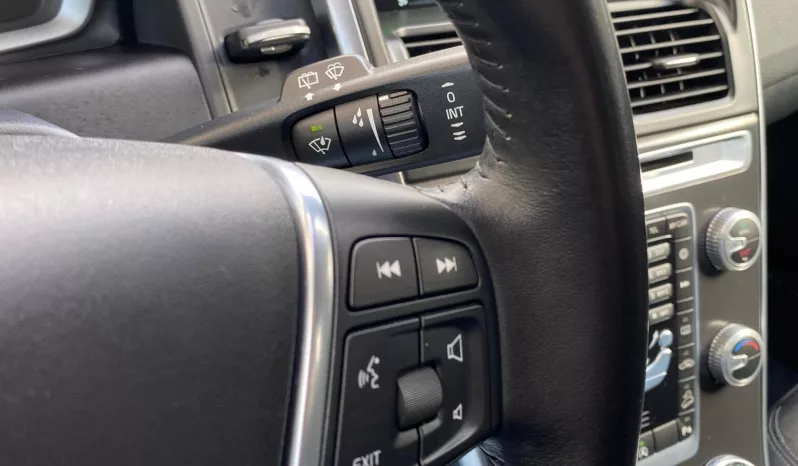 
								VOLVO XC60 D4 AWD AUT. MOMENTUM full									