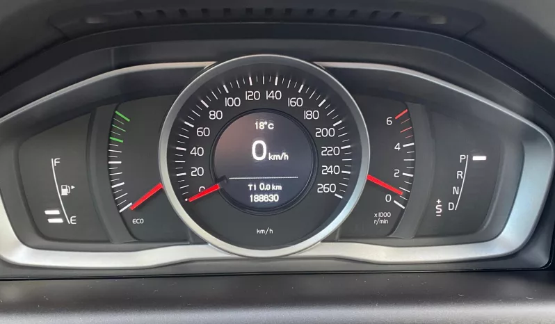 
								VOLVO XC60 D4 AWD AUT. MOMENTUM full									