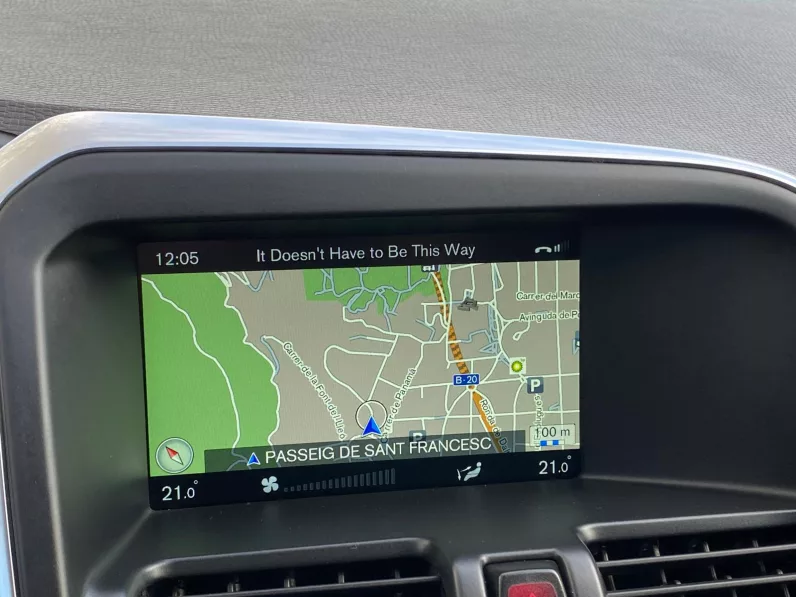 
								VOLVO XC60 D4 AWD AUT. MOMENTUM full									