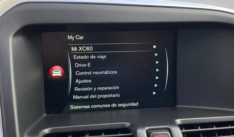 
								VOLVO XC60 D4 AWD AUT. MOMENTUM full									