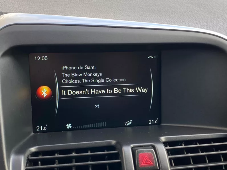 
								VOLVO XC60 D4 AWD AUT. MOMENTUM full									