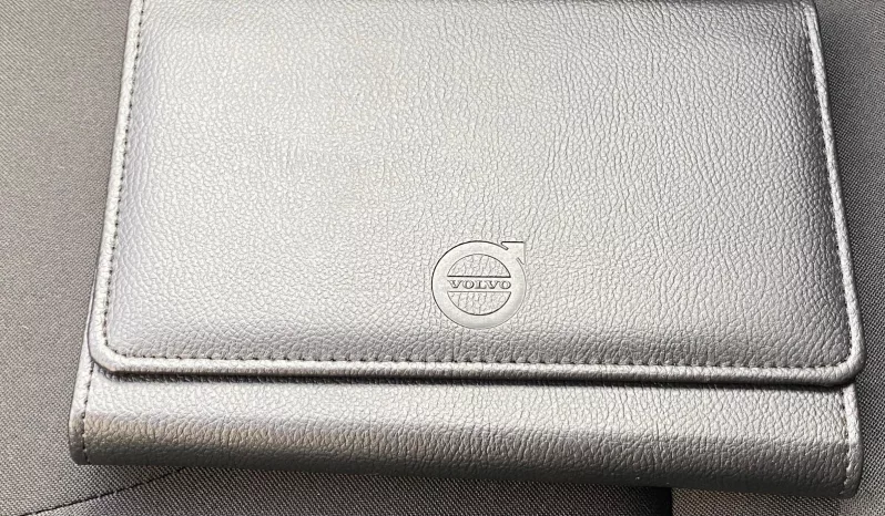 
								VOLVO XC60 D4 AWD AUT. MOMENTUM full									