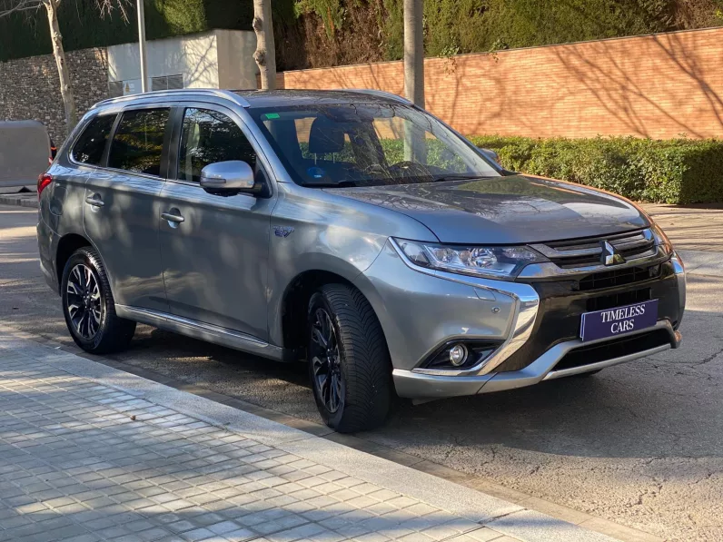 
								MITSUBISHI OUTLANDER PHEV KAITEKI full									