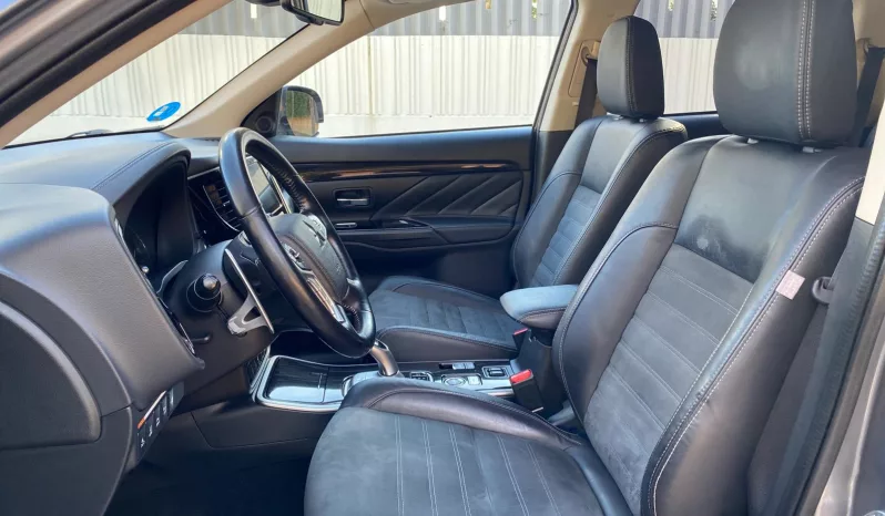 
								MITSUBISHI OUTLANDER PHEV KAITEKI full									