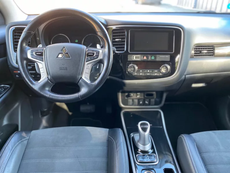 
								MITSUBISHI OUTLANDER PHEV KAITEKI full									