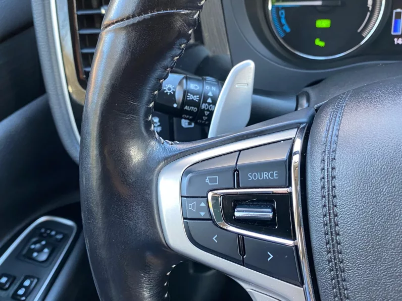 
								MITSUBISHI OUTLANDER PHEV KAITEKI full									