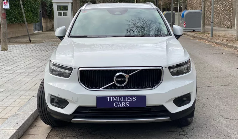 
								VOLVO XC40 T3 MOMENTUM PRO full									